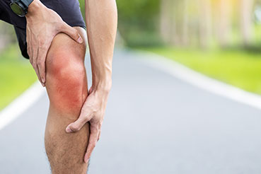 Common Sports Injuries to the Knee and Shoulder
